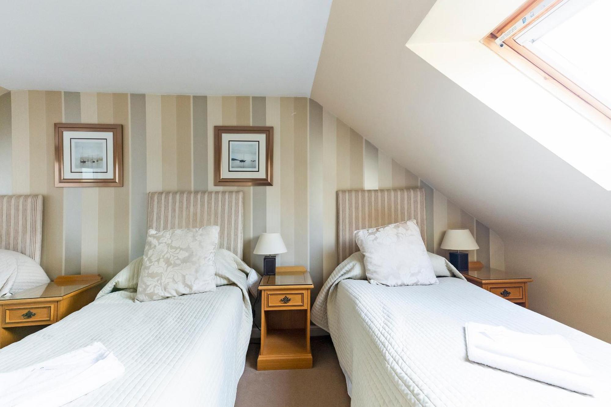 Arden Guest House, Craigmillar Castle Отель 3*